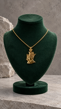 18K gold Mohammad Reza Shah and Farah Pahlavi pendant (شاه و شهبانو)