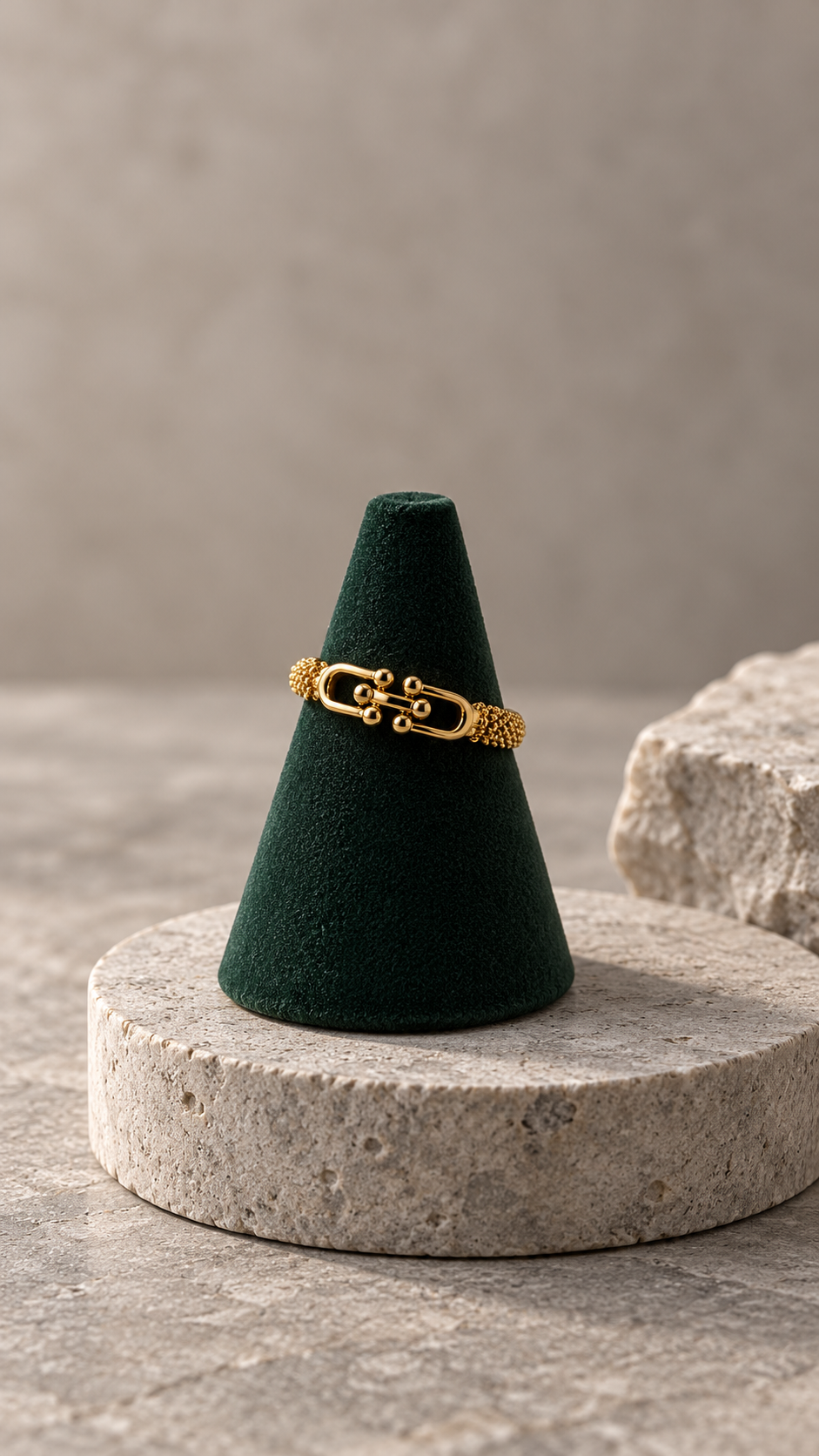 18K gold Tina ring, US size 7.5