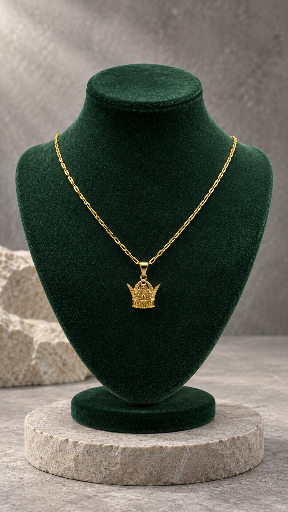 18K gold Pahlavi Crown pendant (تاج پهلوی), another view