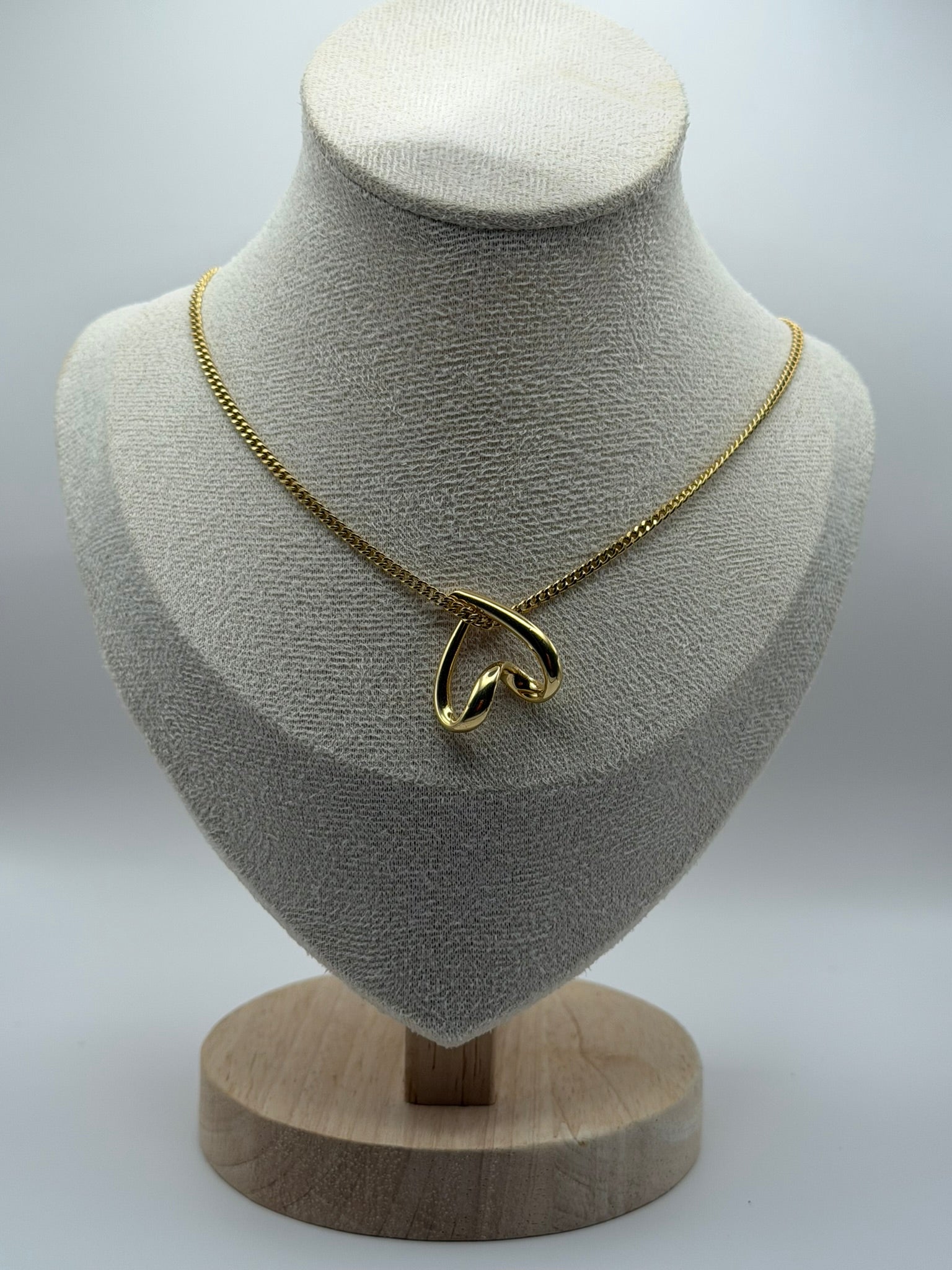 18k Pure Gold Graz pendant  2.31 gr