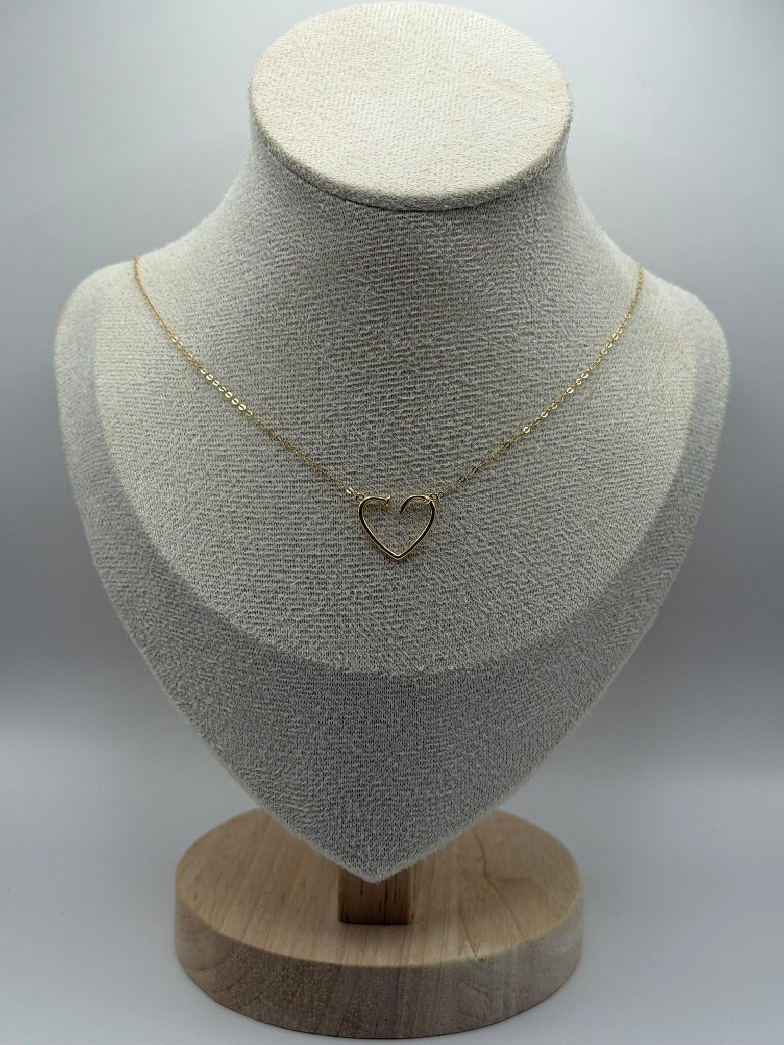 18 k minimal chain with pendant 1.23gr