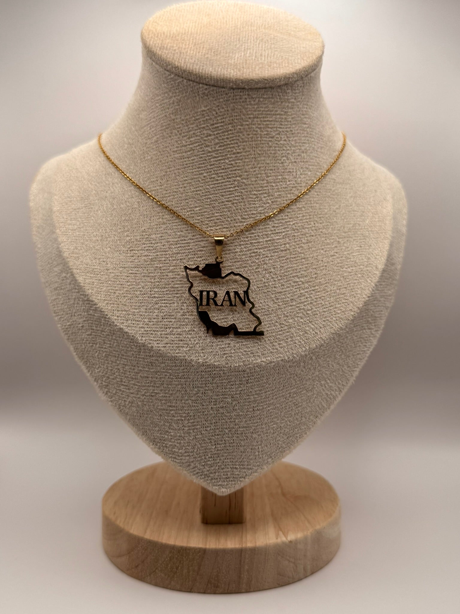 18K pure gold  pendant weight 1.9 gr