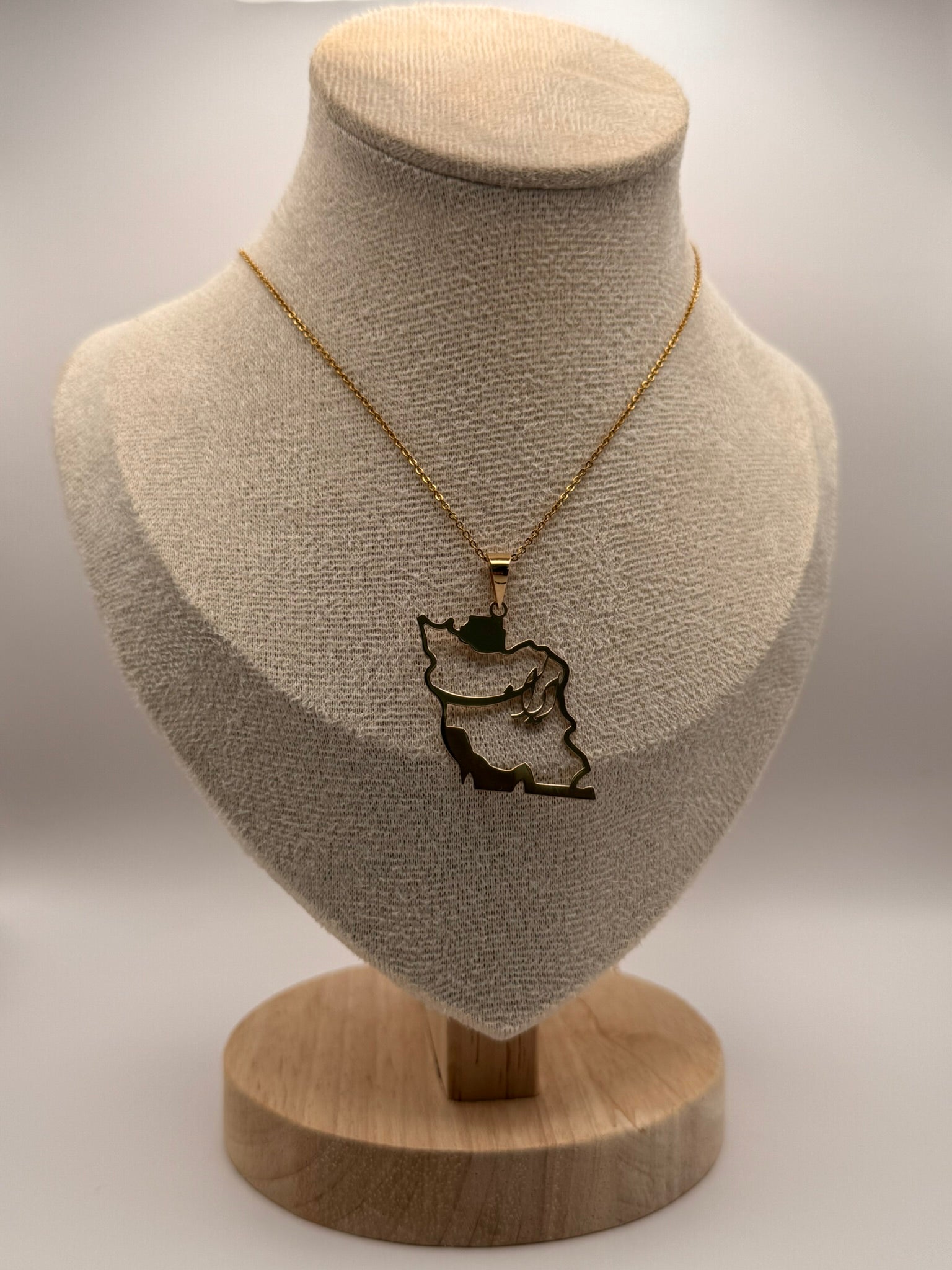 18K Pure gold pendant weight 2.10 g