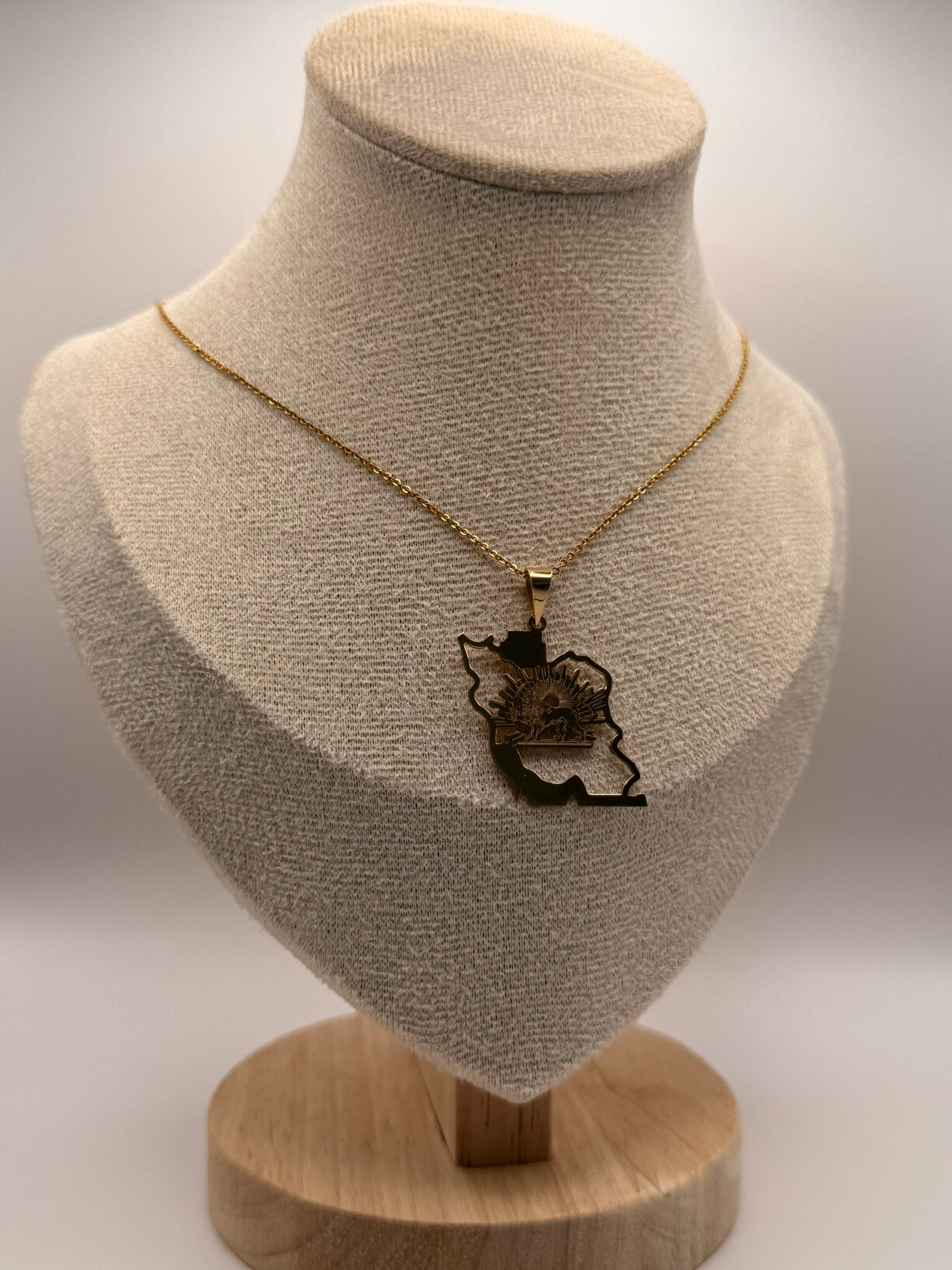 18K pure gold pendant weight 3.3 g