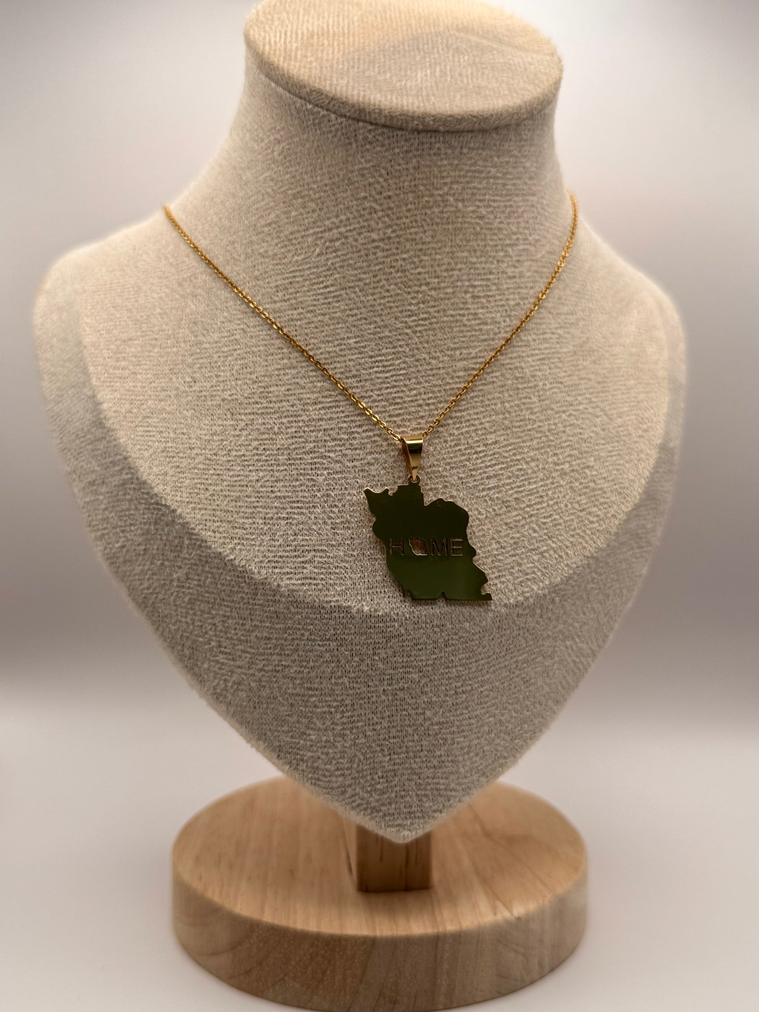 18K pure gold pendant weight: 3.50 gr