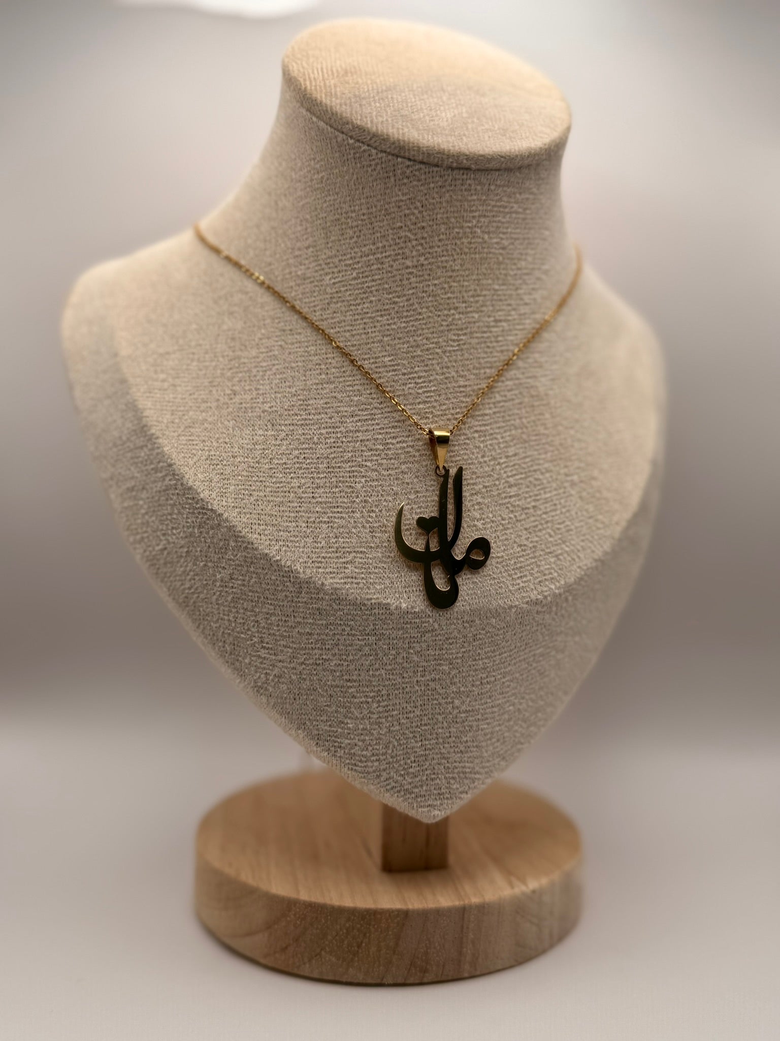 18K pure gold pendant weight: 2 gr